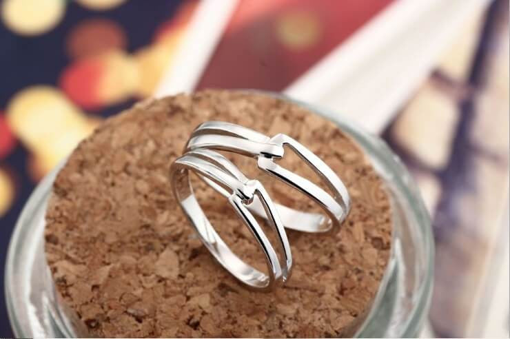The Knot Couple Rings