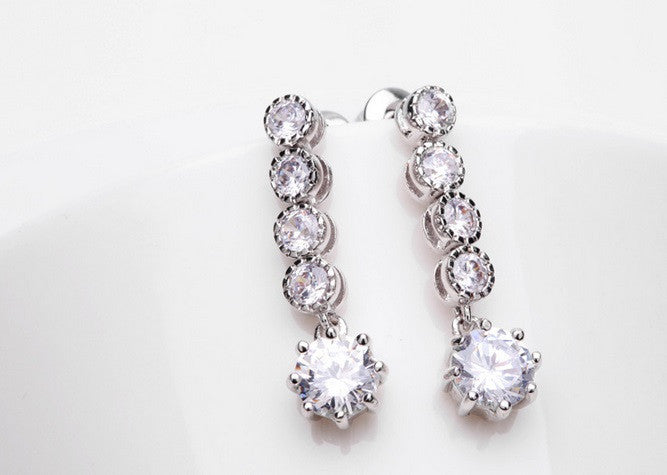 Lavish Drop Earrings - VivereRosse