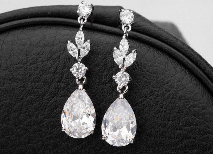 Modern Lady Dangle Earrings - VivereRosse