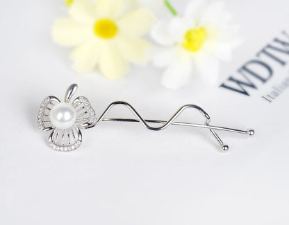 Clover Pearl Hair Pin